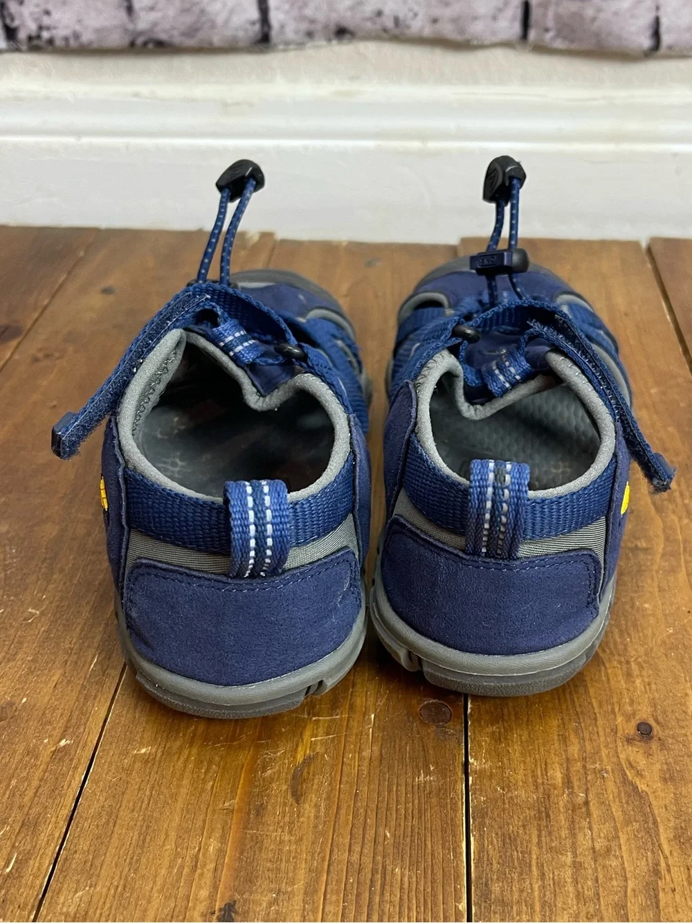 Keen little kid size 12 sea camp hiking sandals